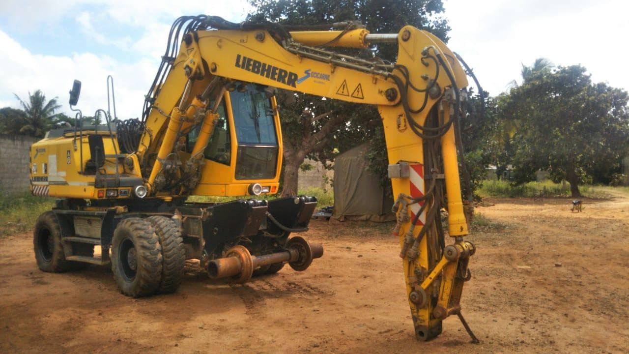 LIEBHERR A900ZW ·