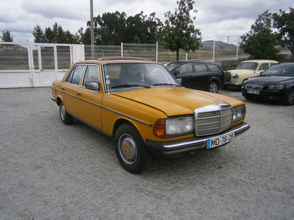 Mercedes-Benz 300D · Ano 1977 — image 3