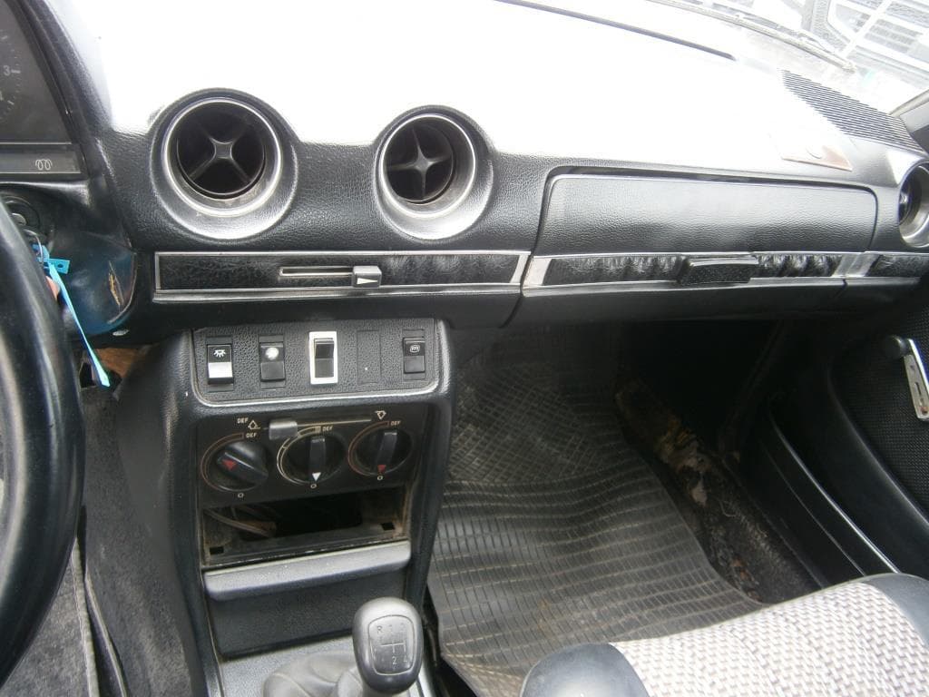 Mercedes-Benz 300D · Ano 1977 — image 12