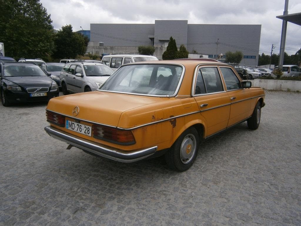 Mercedes-Benz 300D · Ano 1977 — image 4