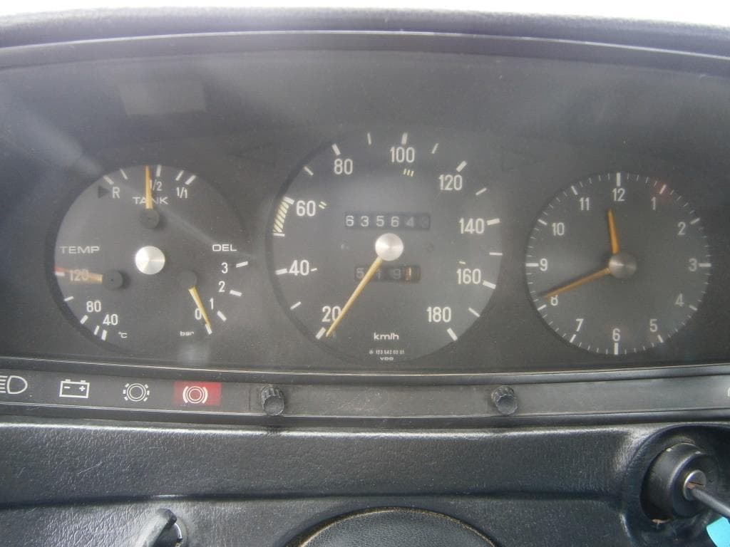 Mercedes-Benz 300D · Ano 1977 — image 10