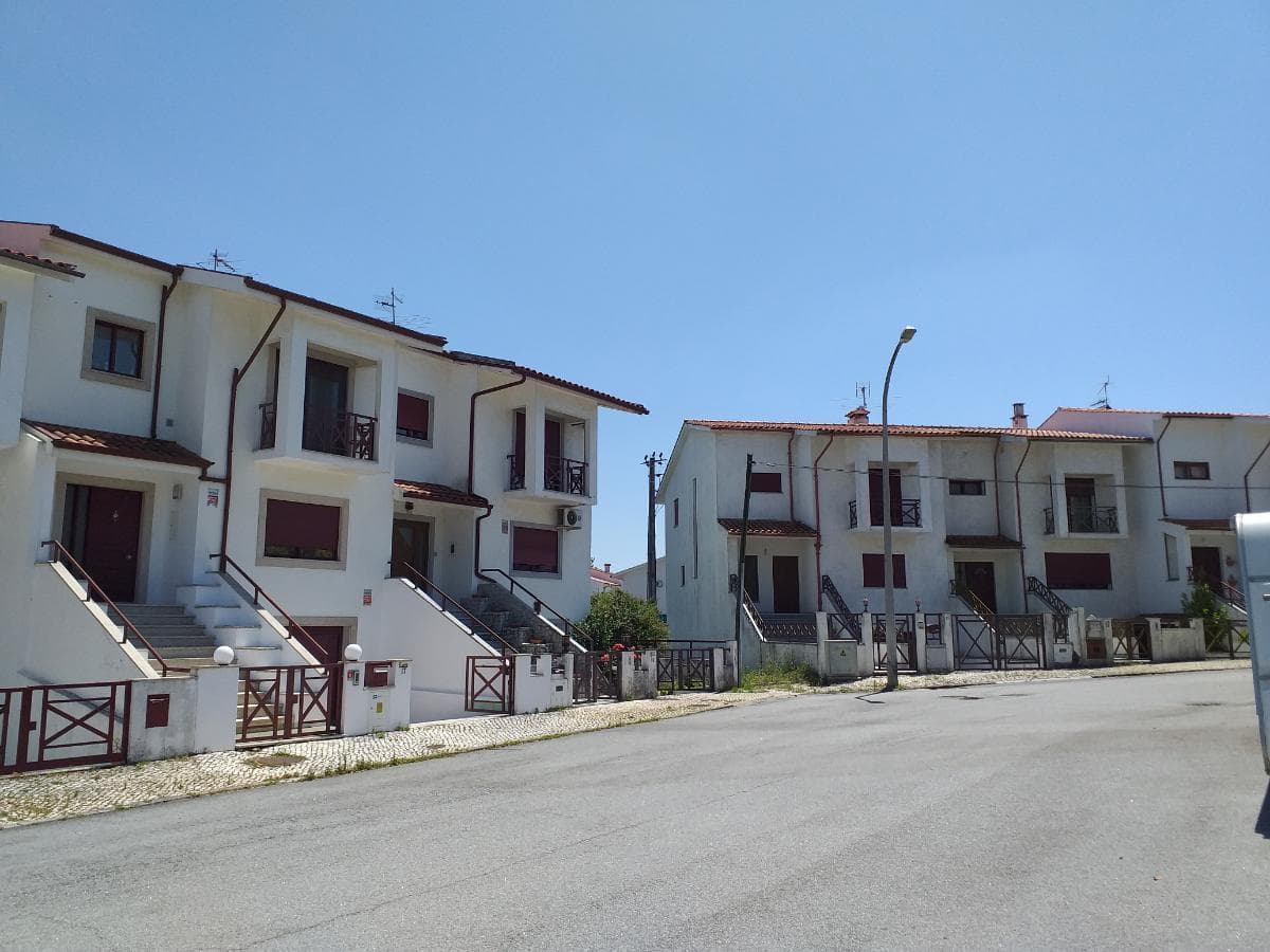Moradia V3 · Viseu — image 3