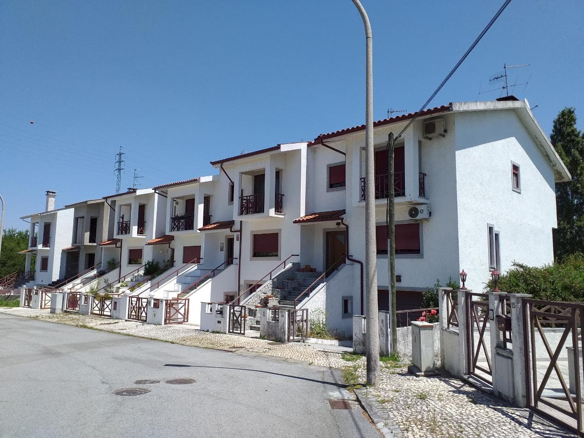Moradia V3 · Viseu — image 6