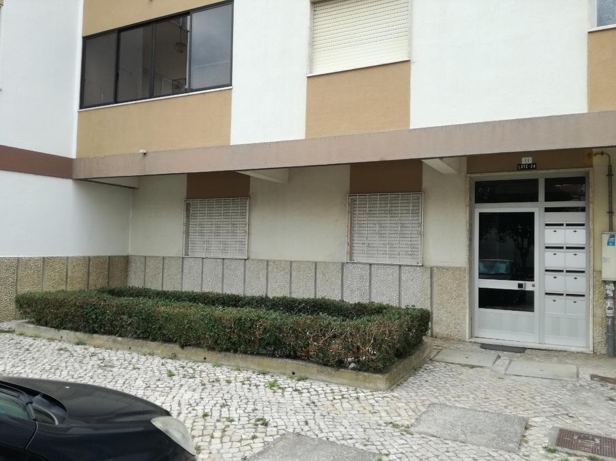 Apartamento T2 · V. F. Xira — imagem 3