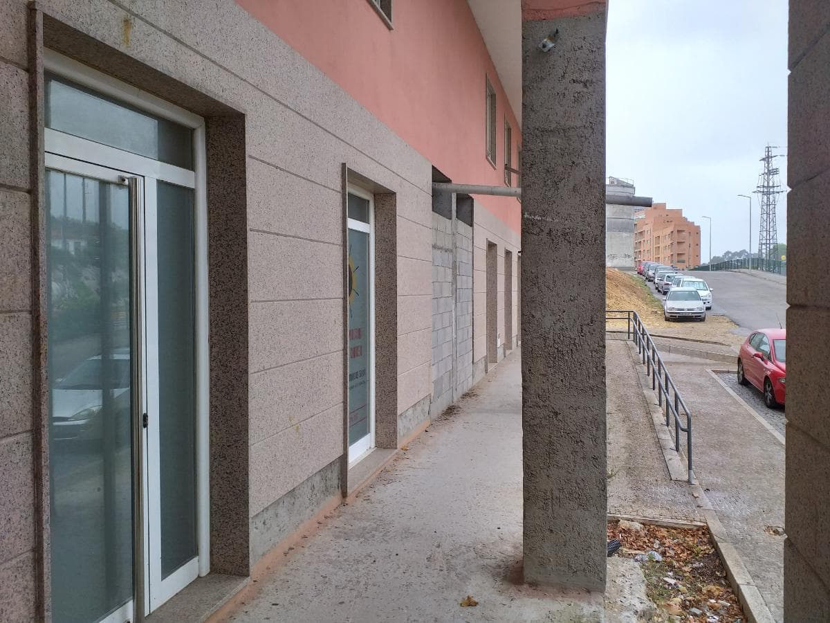 14 Apartamentos + 8 Escritórios · Valença — imagen 20