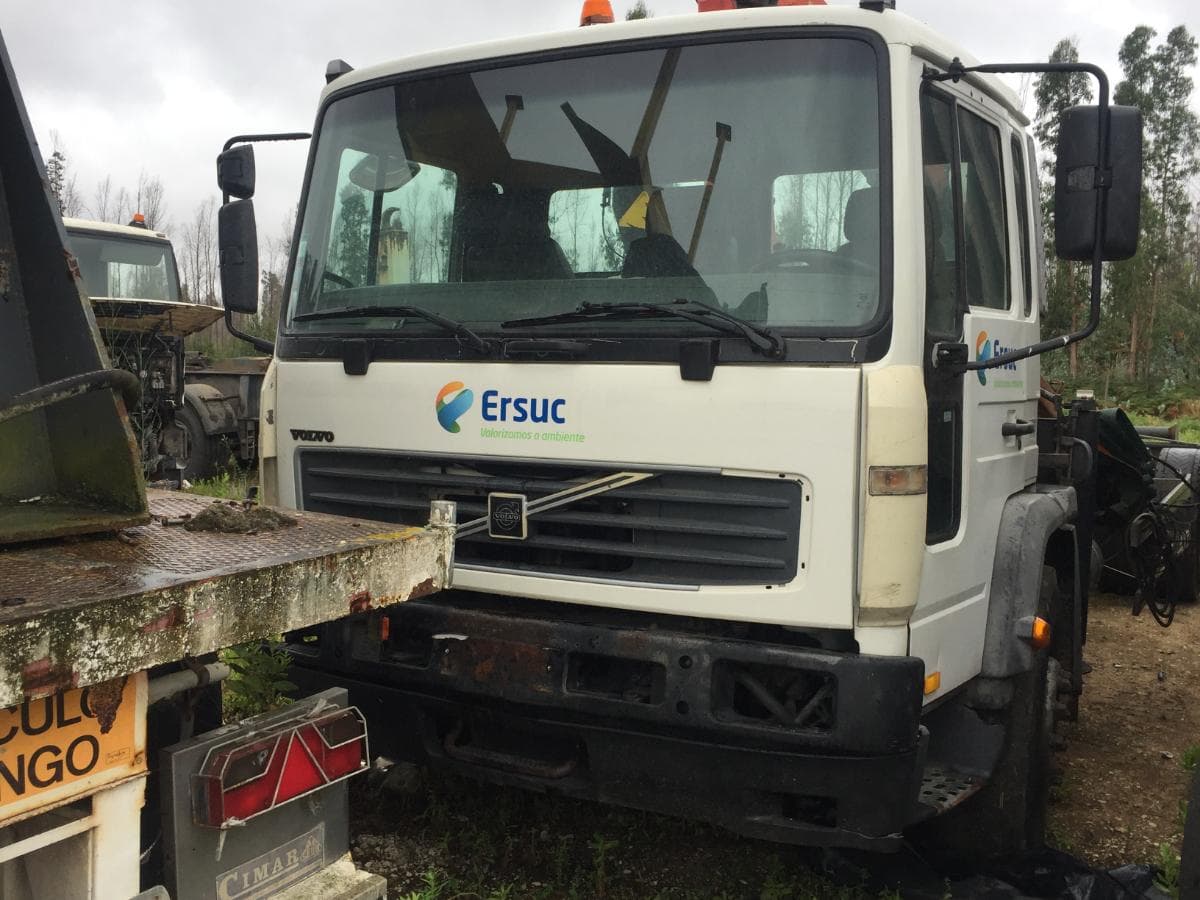 VOLVO  FL 250