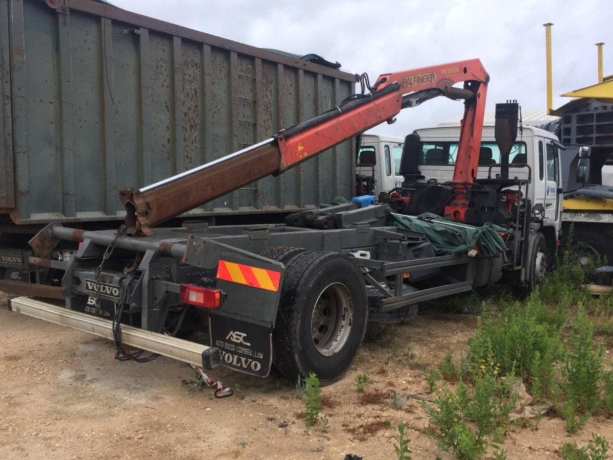 VOLVO  FL 250 — imagem 2