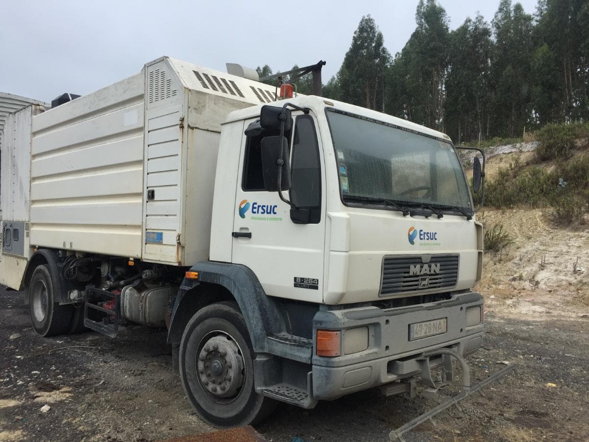 Lavadora de contenedores MAN 18.264 LC — imagen 2