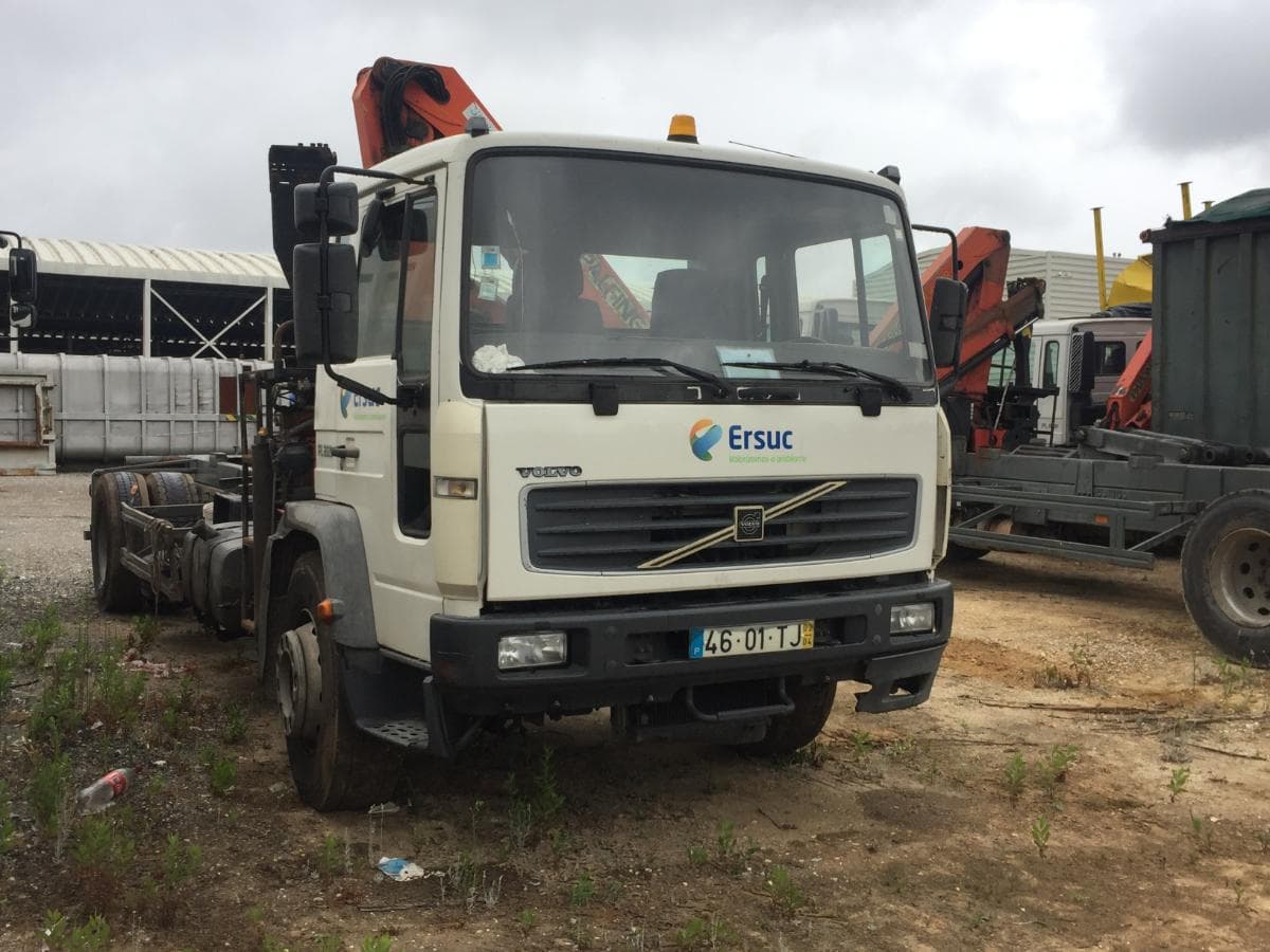 VOLVO  FL 250 — imagem 5