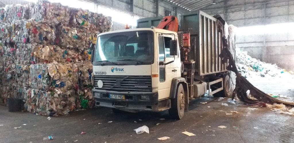 VOLVO  FL 619-54 (4X2) — imagem 2