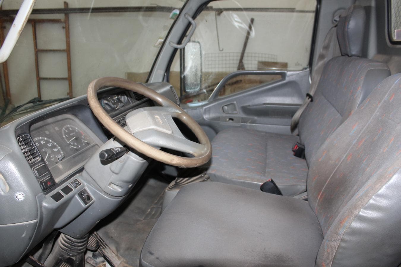 Mitsubishi Canter — image 3