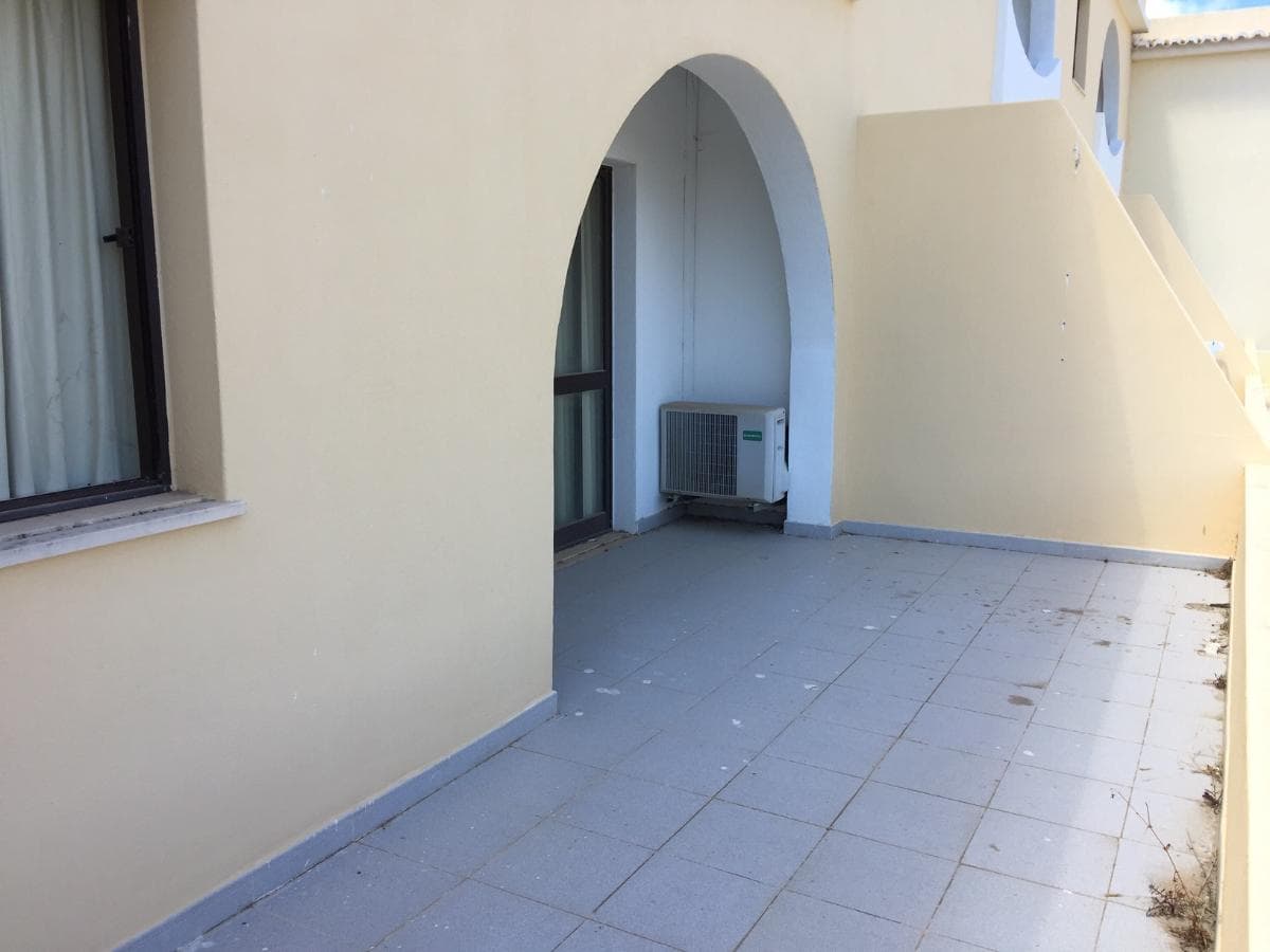 Apartamento T1 + 2 Arrecadações — imagem 8