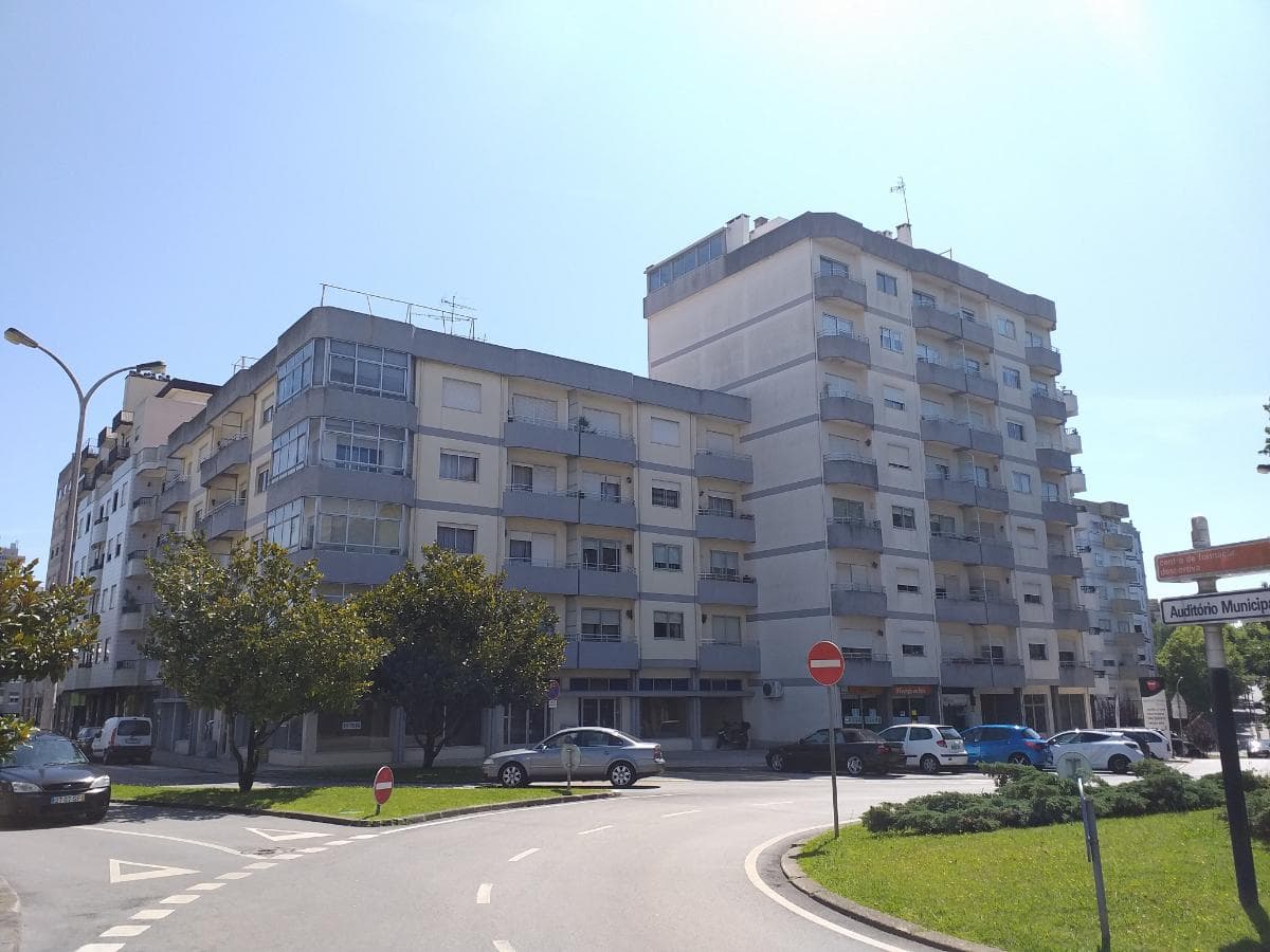Apartamento T3 · São João da Madeira — image 11