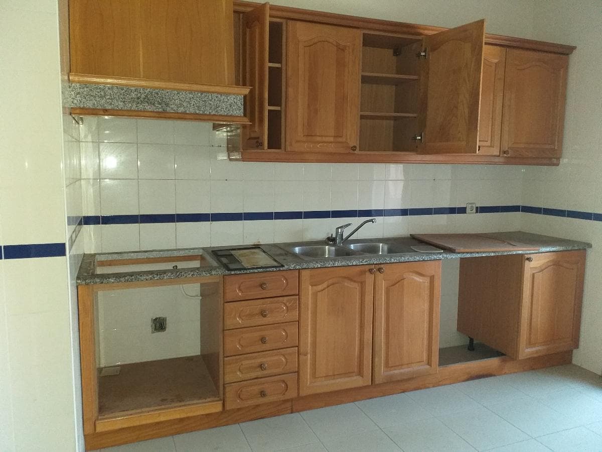Apartamento T3 + Lugar de Garagem + Arrumos · Santa Maria da Feira — image 3