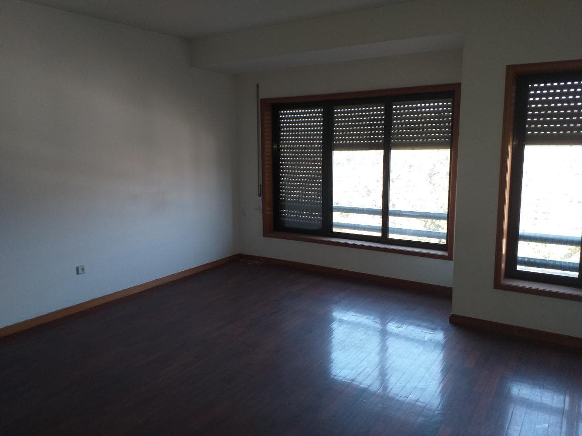 Apartamento T3 + Lugar de Garagem + Arrumos · Santa Maria da Feira — image 7