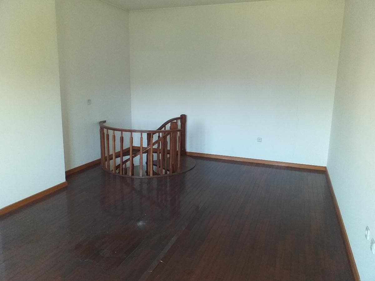 Apartamento T3 + Lugar de Garagem + Arrumos · Santa Maria da Feira — image 8