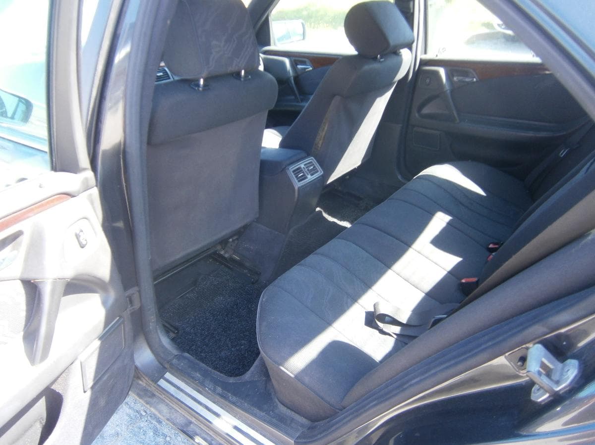 Mercedes-Benz E220 — imagem 15