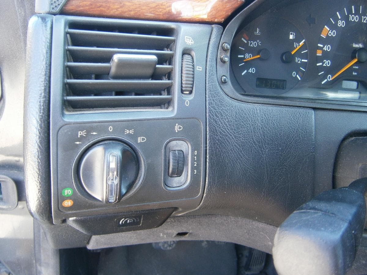 Mercedes-Benz E220 — imagem 14