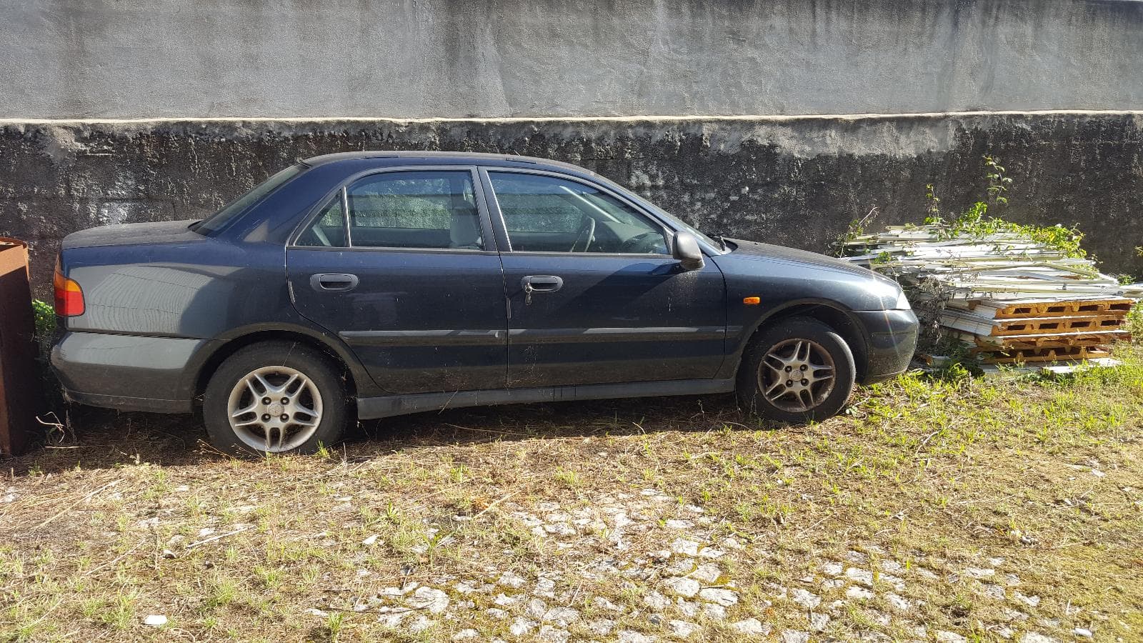 Mitsubishi Carisma — imagem 2