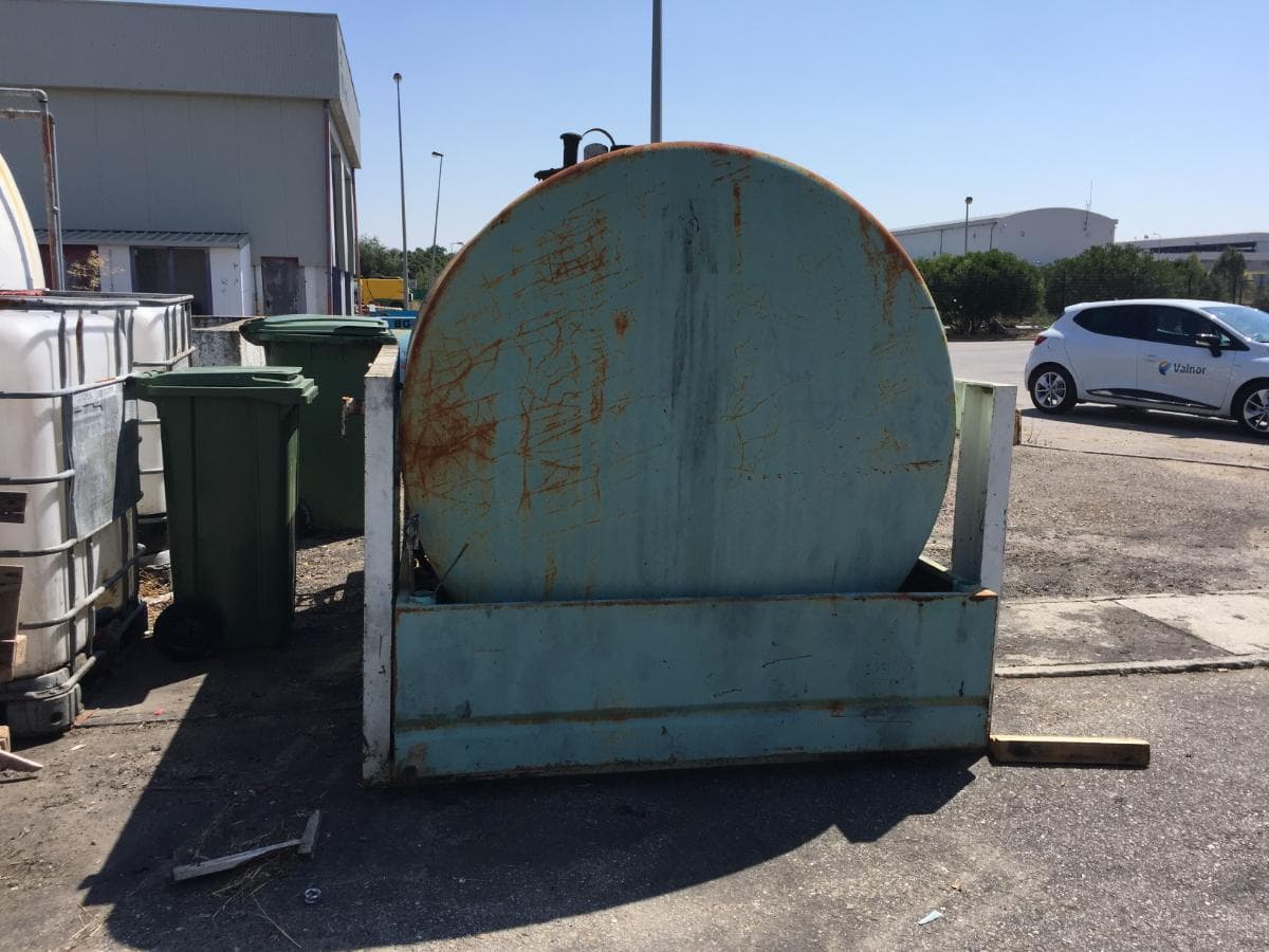 Depósito con capacidad para 3000 Lt. — imagen 2