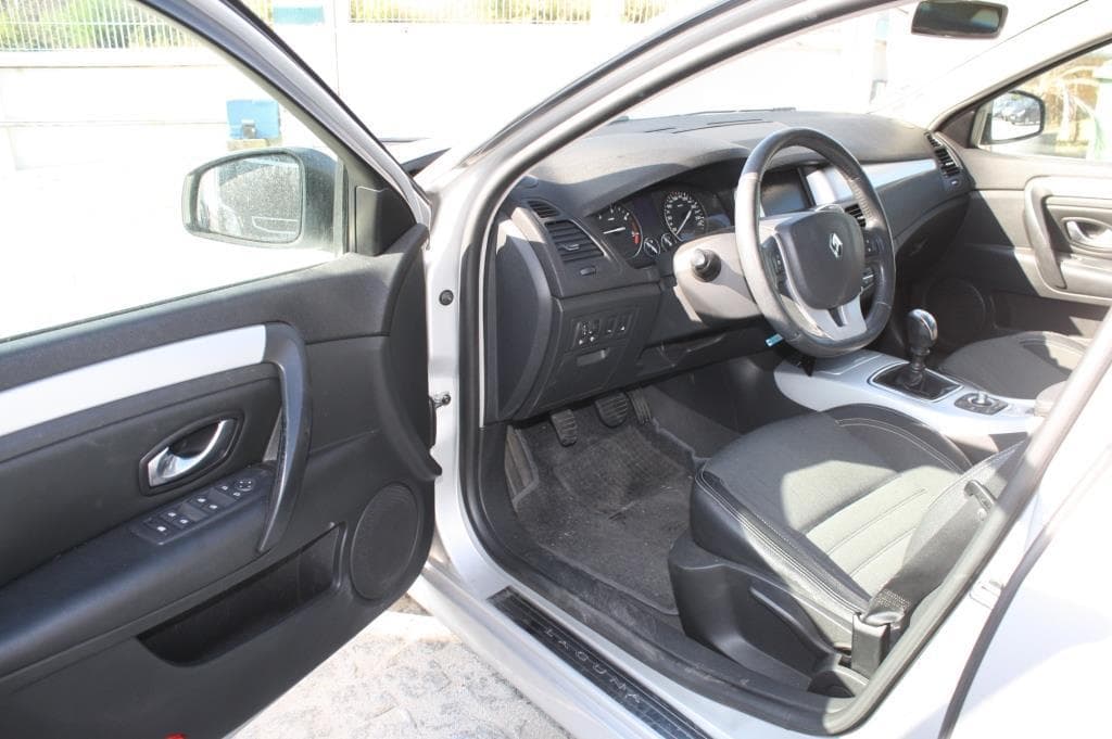 Renault Laguna — imagen 9