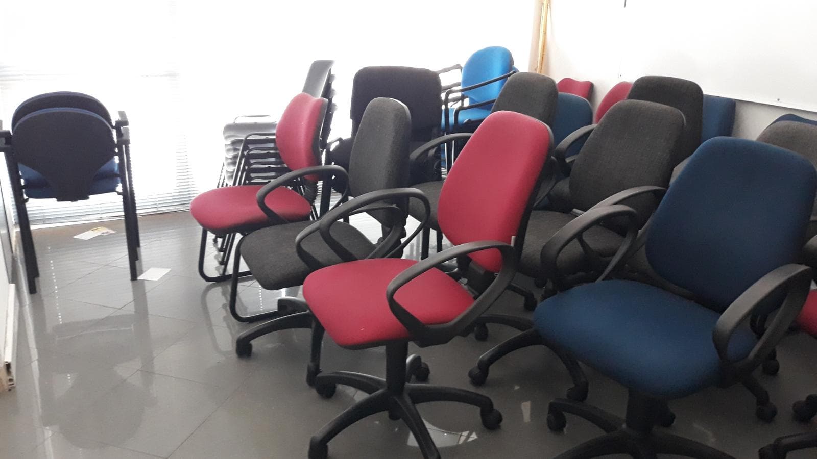 Mobiliário · Eq. Escritório — image 4