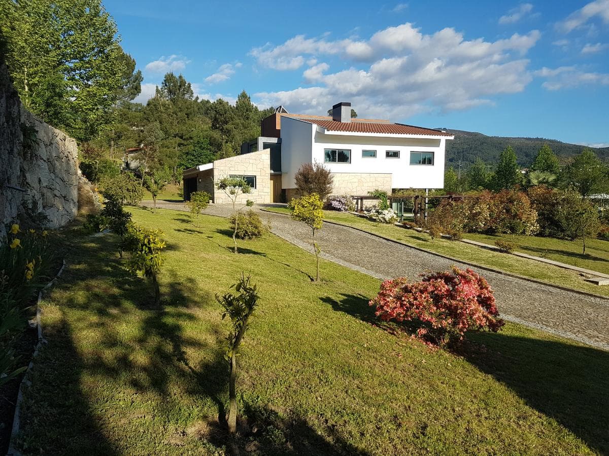 Moradia V4 c/piscina · Mondim de Basto — imagem 1