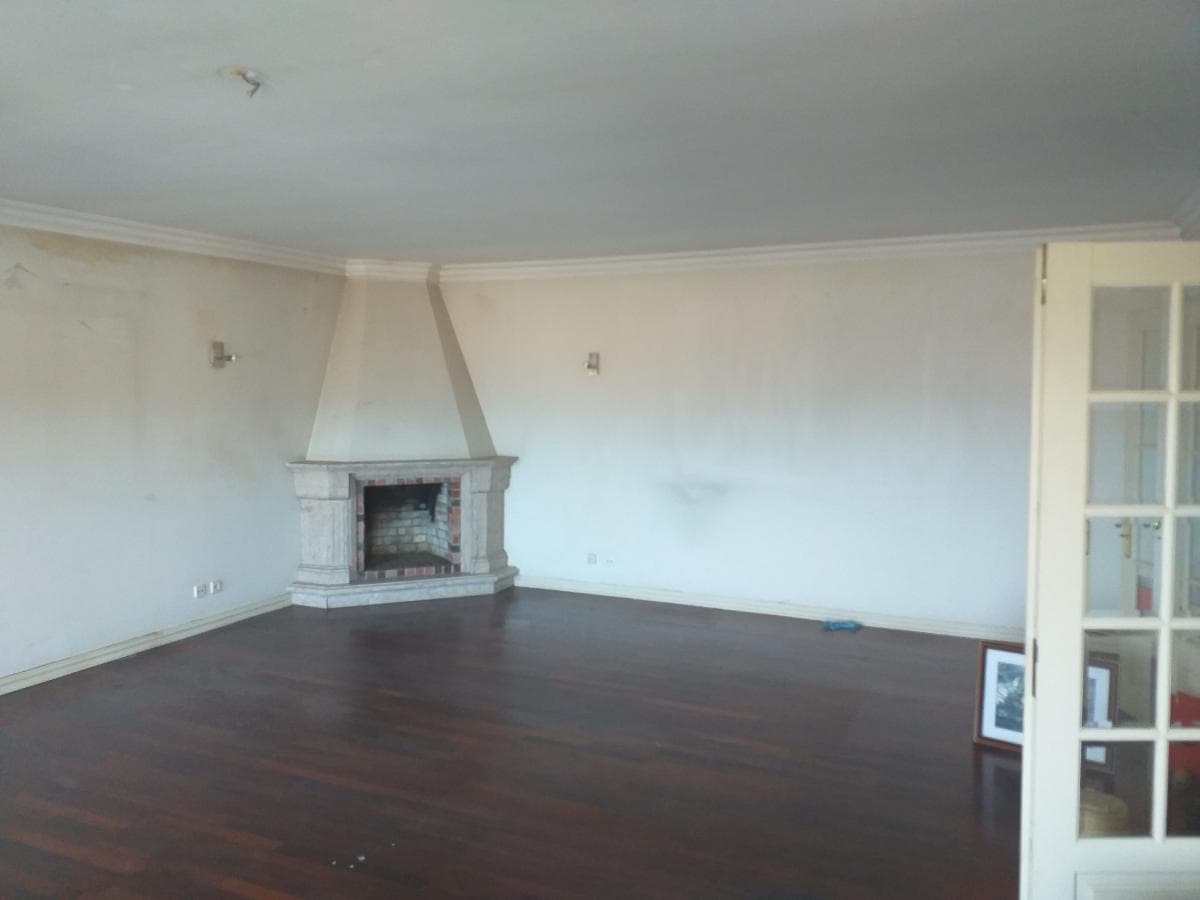 Edifício c/ Apartamento T3 e Lojas · Viana do Castelo — imagem 4