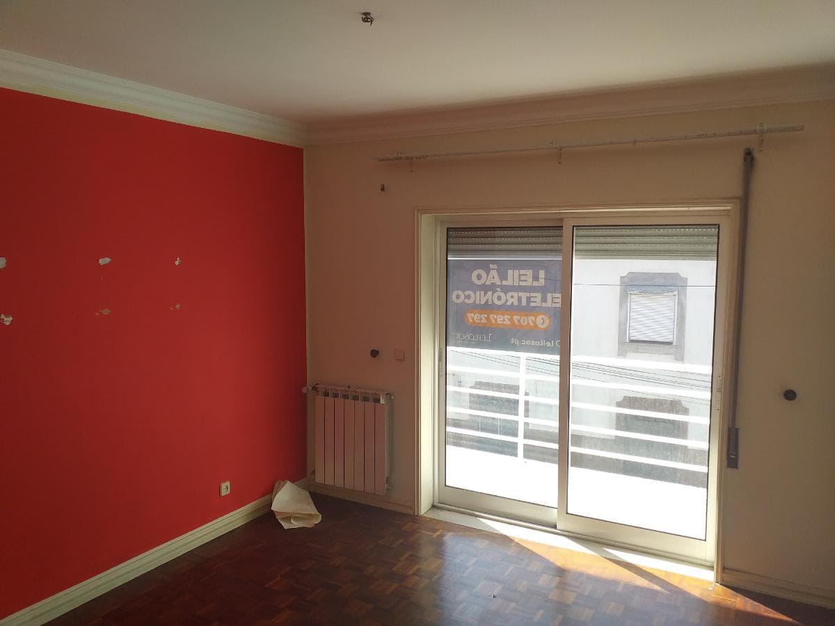 Edifício c/ Apartamento T3 e Lojas · Viana do Castelo — imagem 6