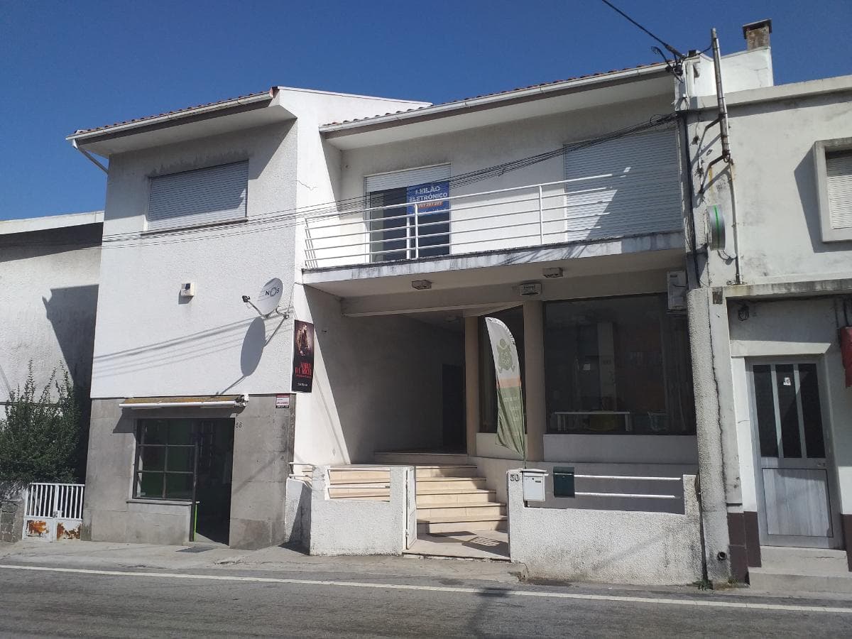 Edifício c/ Apartamento T3 e Lojas · Viana do Castelo — imagem 3