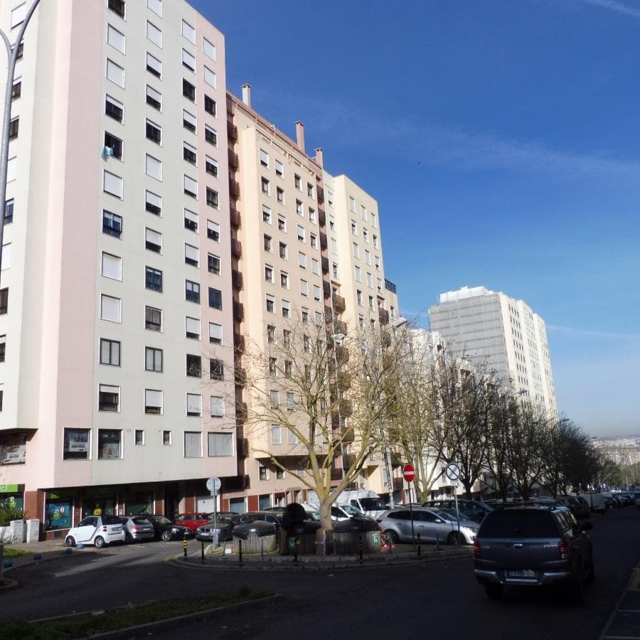 LOTE SUSPENSO · Apartamento T3 · Alfragide, Amadora — imagen 3