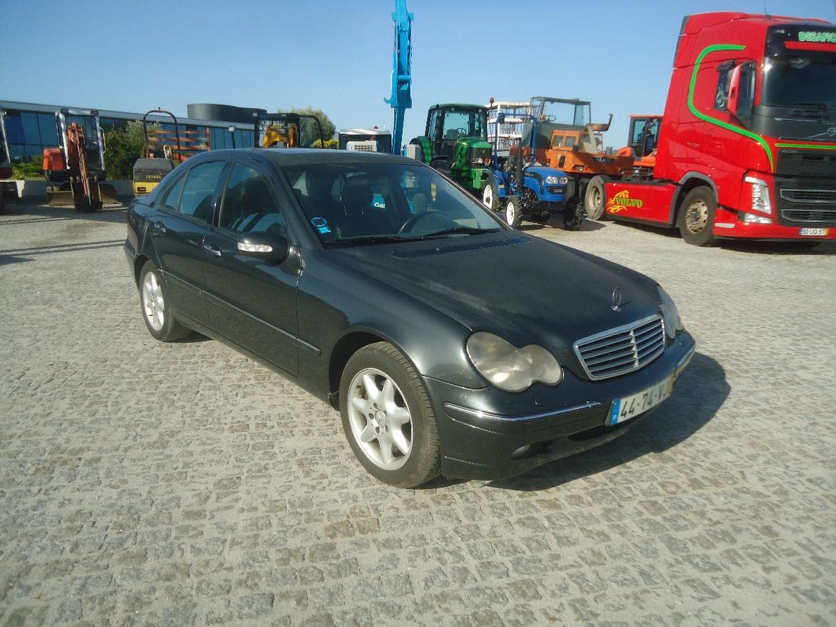 Mercedes-Benz C270, 44-74-VJ · Paredes — imagen 3