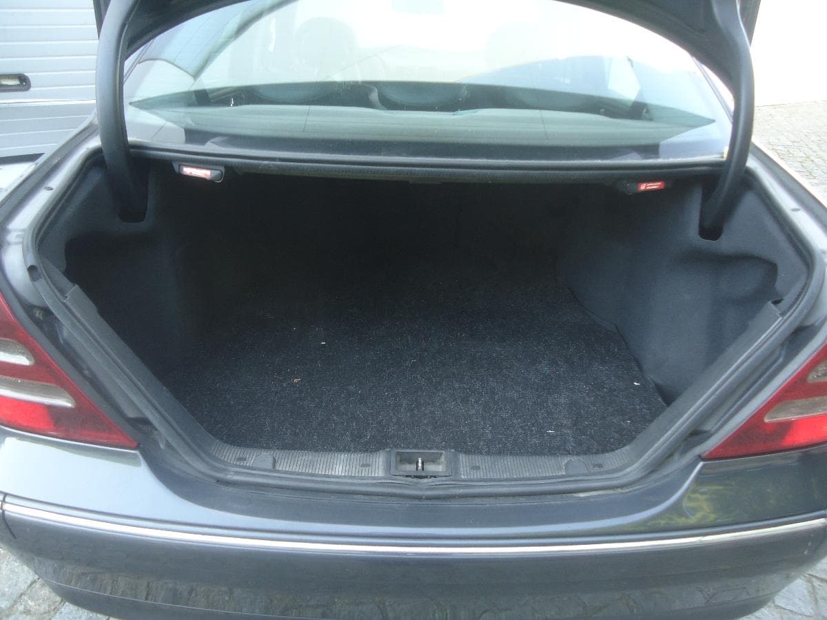Mercedes-Benz C270, 44-74-VJ · Paredes — imagen 20