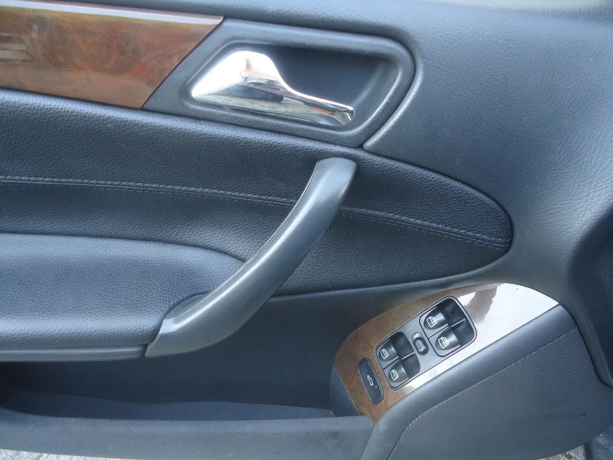 Mercedes-Benz C270, 44-74-VJ · Paredes — imagen 9