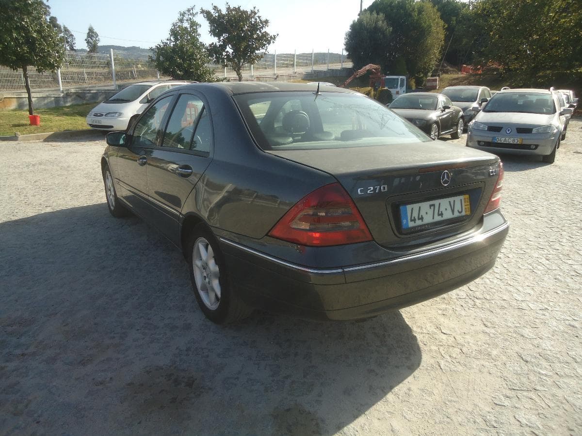Mercedes-Benz C270, 44-74-VJ · Paredes — imagen 6