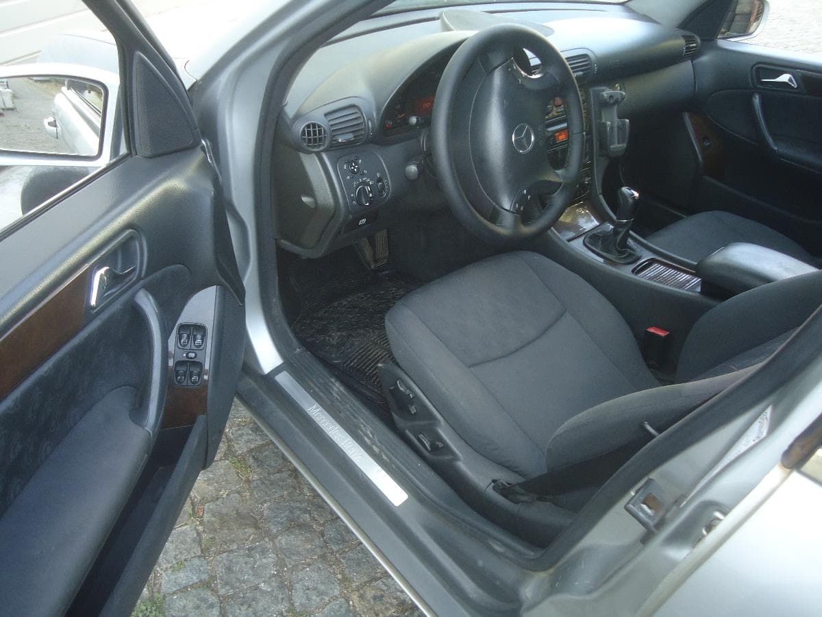 Mercedes-Benz C220, 23-19-SF · Paredes — imagem 7
