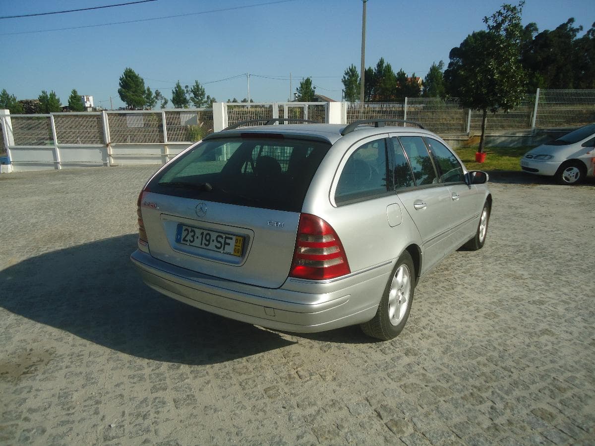 Mercedes-Benz C220, 23-19-SF · Paredes — imagem 6