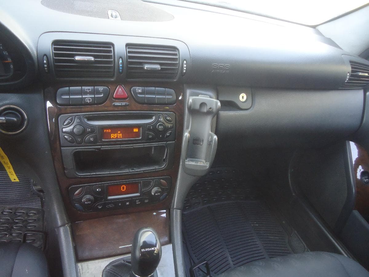 Mercedes-Benz C220, 23-19-SF · Paredes — imagem 13