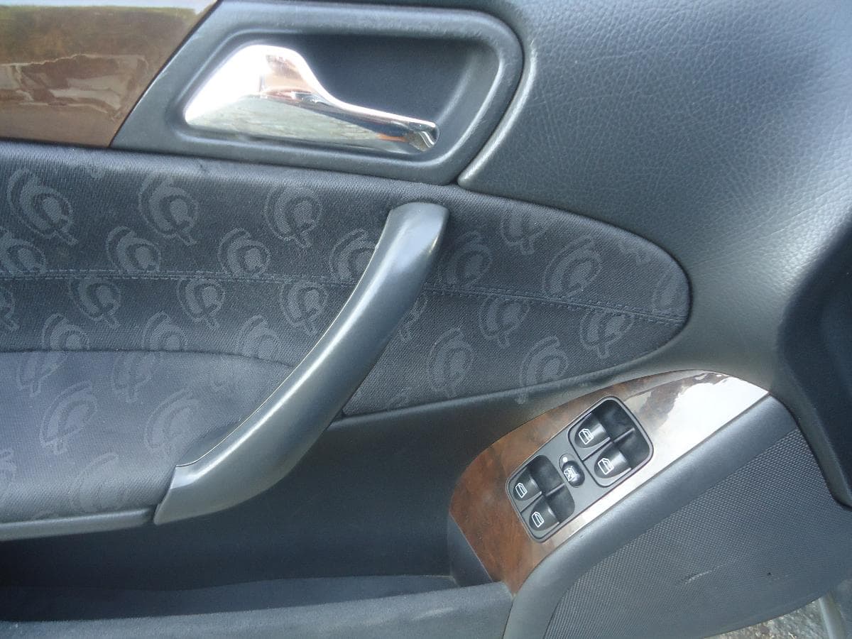 Mercedes-Benz C220, 23-19-SF · Paredes — imagem 8
