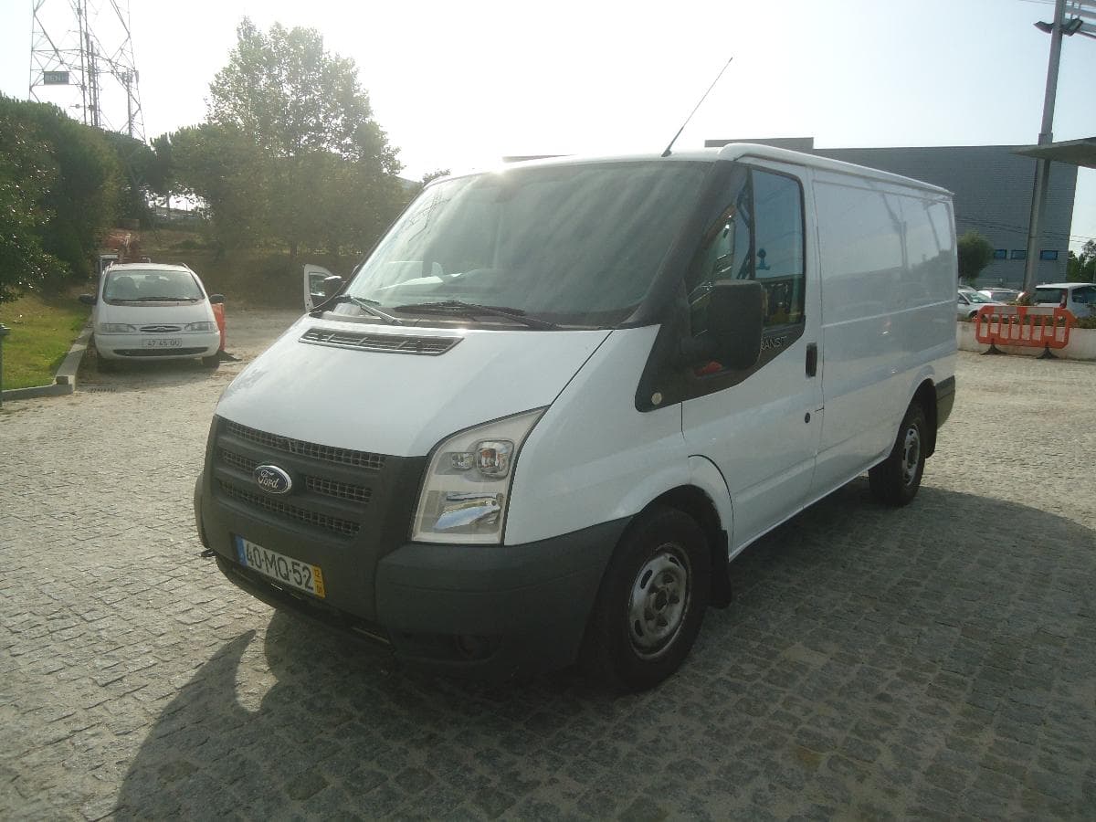 Ford Transit, 40-MQ-52 · Paredes — imagem 1