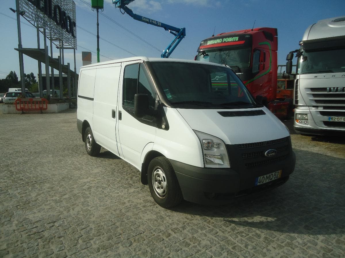 Ford Transit, 40-MQ-52 · Paredes — imagem 3