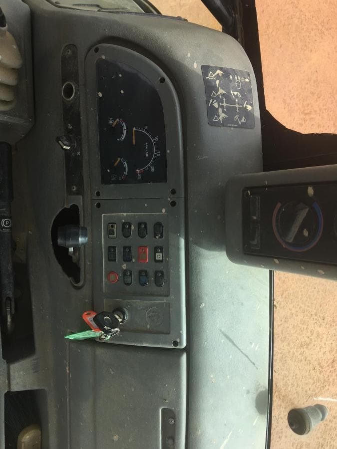 Retroescavadora mixta Terex 760 — imagem 7