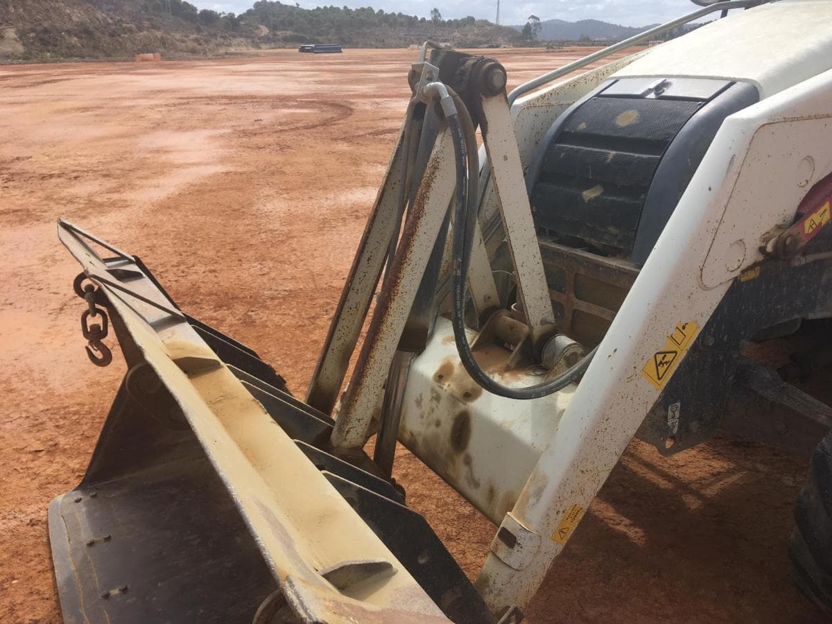 Retroescavadora mixta Terex 760 — imagem 10