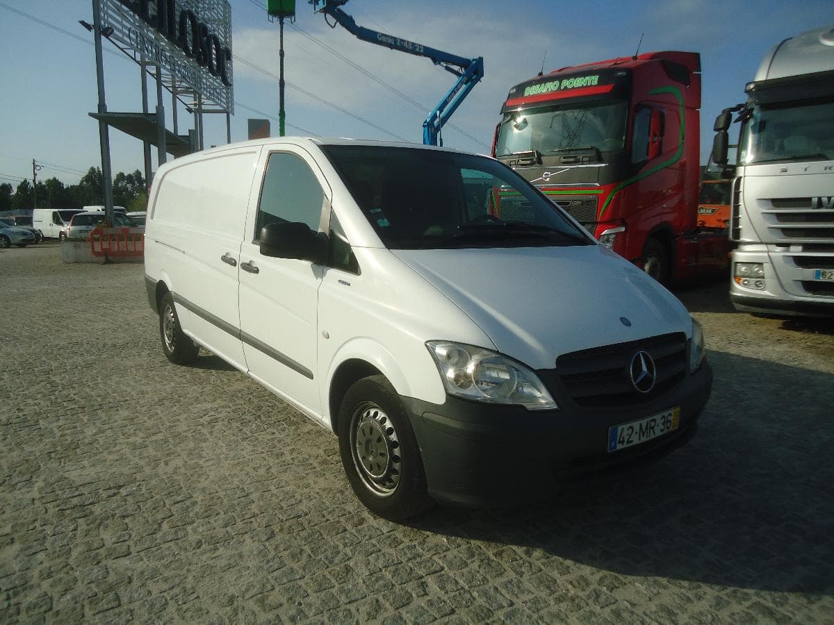 Mercedes-Benz Vito, 42-MR-36 · Paredes — imagem 1