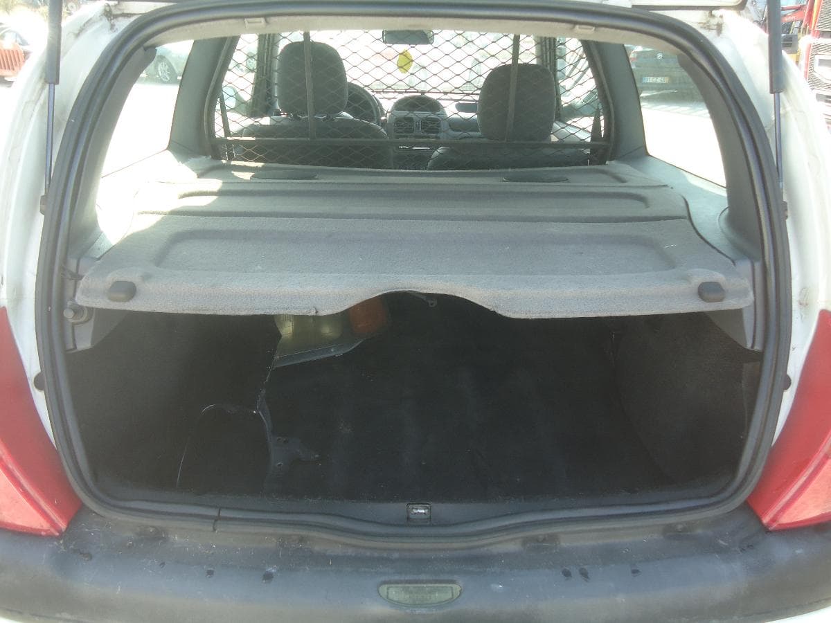 Renault Clio 1.9 D, 48-40-NX · Paredes — imagem 15