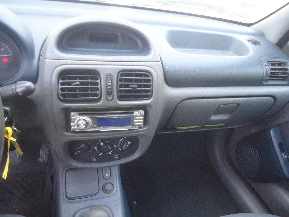 Renault Clio 1.9 D, 48-40-NX · Paredes — imagem 11