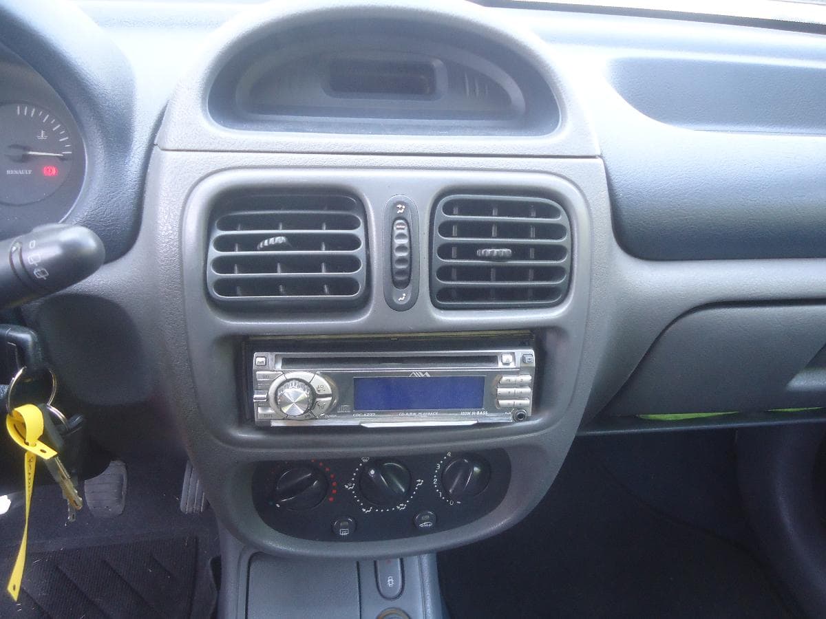 Renault Clio 1.9 D, 48-40-NX · Paredes — imagem 12