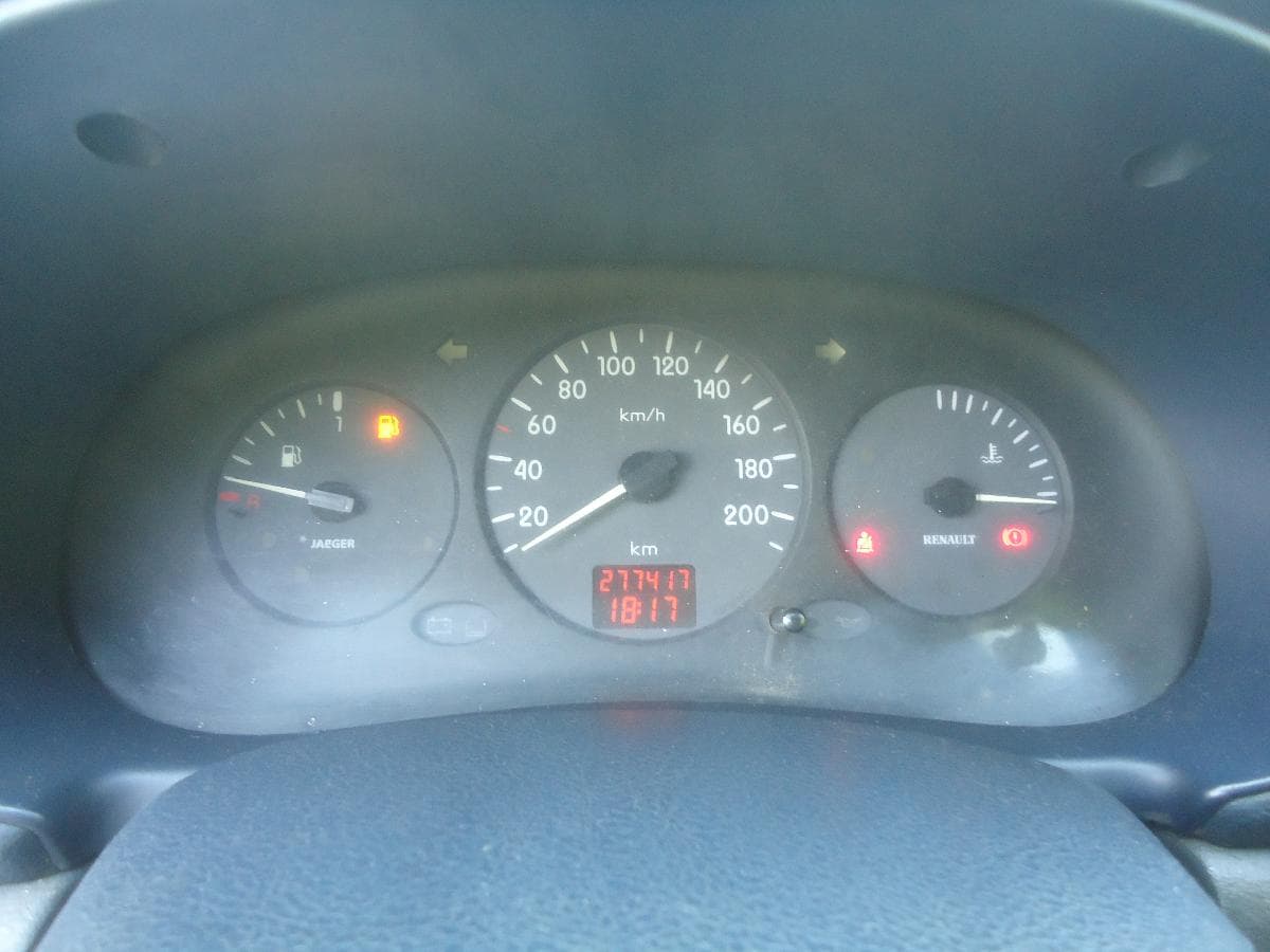 Renault Clio 1.9 D, 48-40-NX · Paredes — imagem 13