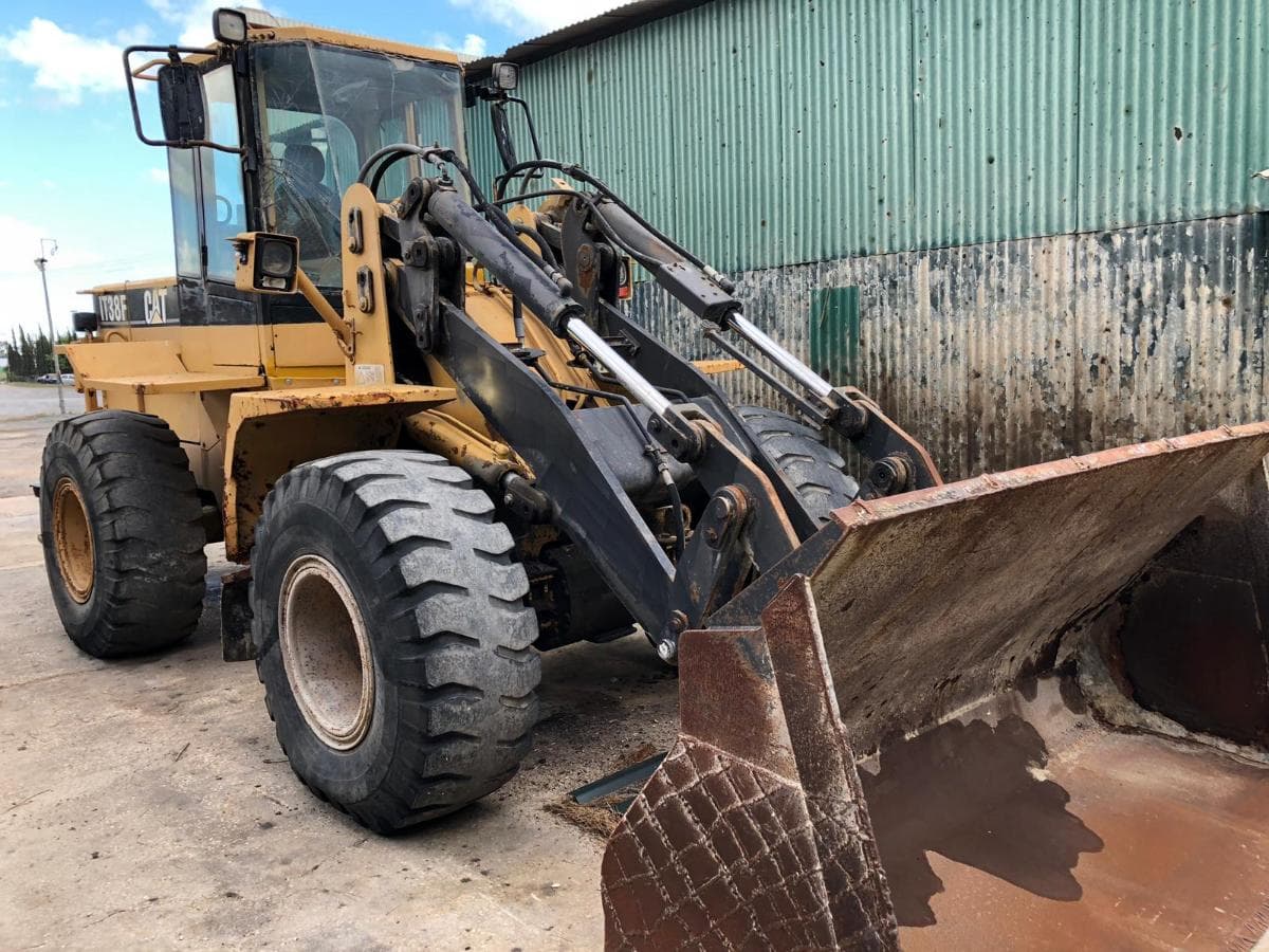 Pala Caterpillar IT38F