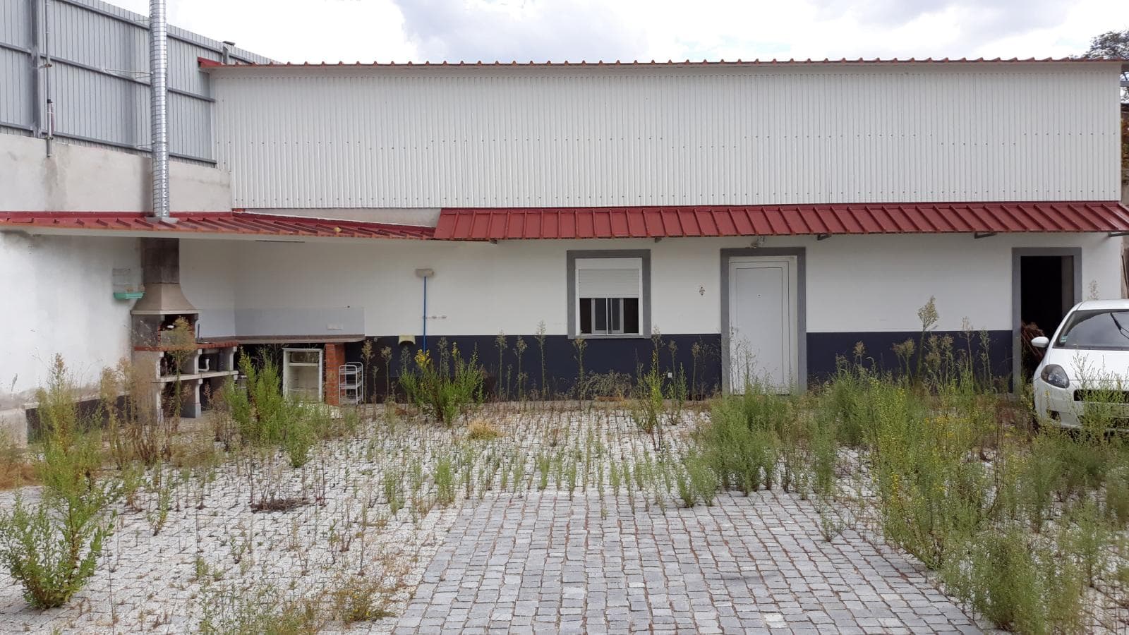 Armazém + Terreno · Eq. Escritório + Stock de Existências · Castelo Branco — imagem 7